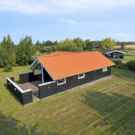 Cozy Near With Fenced Garden Сasa de vacaciones *