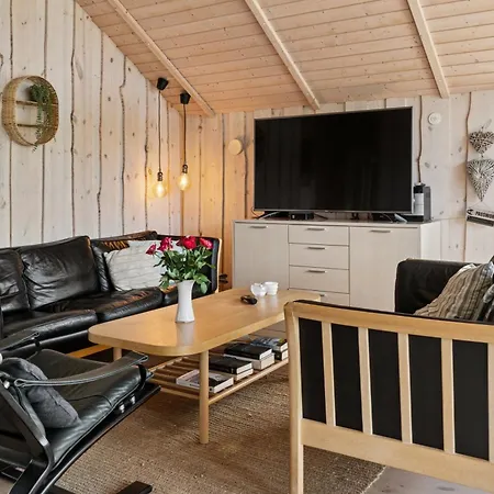 Σπίτι διακοπών Cozy Near With Fenced Garden Rødby