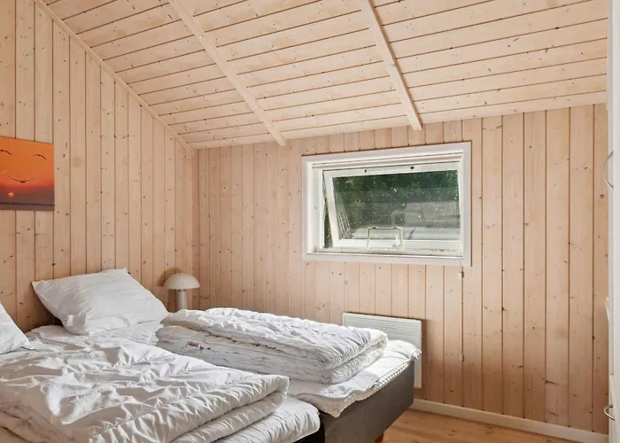 Cozy Near With Fenced Garden *